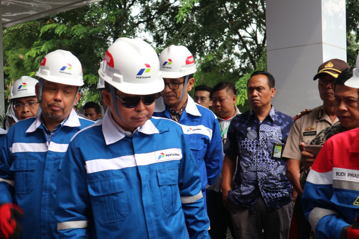 Menteri Energi dan Sumber Daya Mineral (ESDM), Ignasius Jonan Saat Mengunjungi Terminal BBM Jakarta Group di Kawasan Plumpang, Jakarta Utara, Rabu (14/6/2017). 