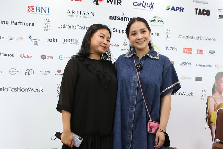 Nagita Slavina saat konferensi pers Jakarta Fashion Week 2023 di Pondok Indah Mall (PIM) 3, Rabu, 26 Oktober 2022.