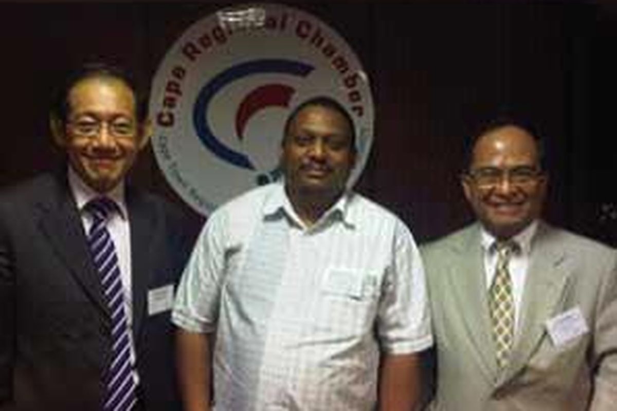 Hermawan Kartajaya bersama Hilton Furau, Deputy Chairman of International Trade Forum, Cape Regional Chamber dan Andradjati, Konjen RI di Capetown.