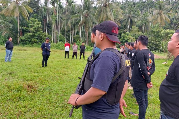 Direktorat Reserse Narkoba (Ditresnarkoba) Polda Banten berhasil mengungkap seluas tiga hektare ladang ganja di Dusun Cot Rawatu, Desa Kurung, Kecamatan Sawang, Kabupaten Aceh Utara pada Minggu (28/8/2022). 