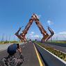 Jembatan Megah Pandansimo, Dihiasi Ornamen Gunungan, Dikelilingi Laut