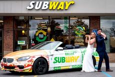 Kisah Cinta Unik, Bertemu Pertama di Subway, Menikah Pun di Subway