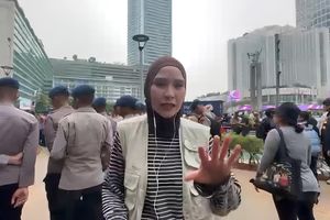 Zaskia Adya Mecca Hadir di Demo Bundaran HI, Bawa Ambulans dan Logistik untuk Massa Aksi