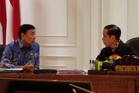 Pimpin Rapat, Jokowi Pakai Jaket Asian Games Lagi