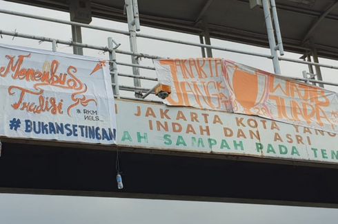 Spanduk Dukung Persija Terpasang di Sejumlah JPO Jakarta