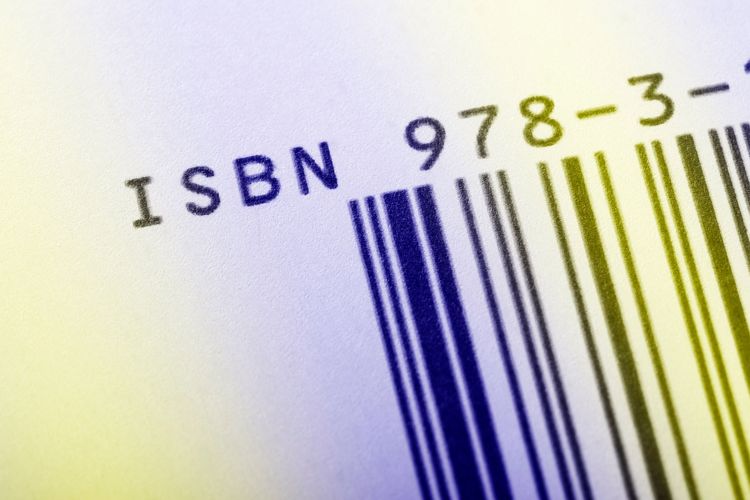 ISBN adalah akronim dari International Standard Book Number.
