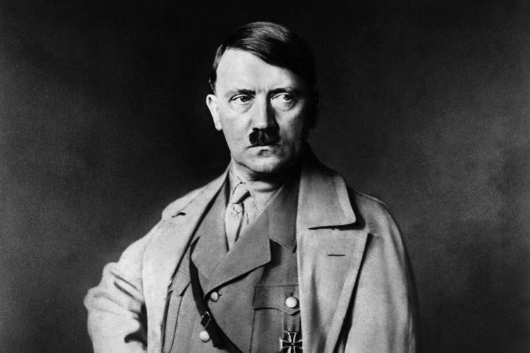 Potret tak bertanggal Kanselir Nazi Jerman Adolf Hitler (1889-1945). 
