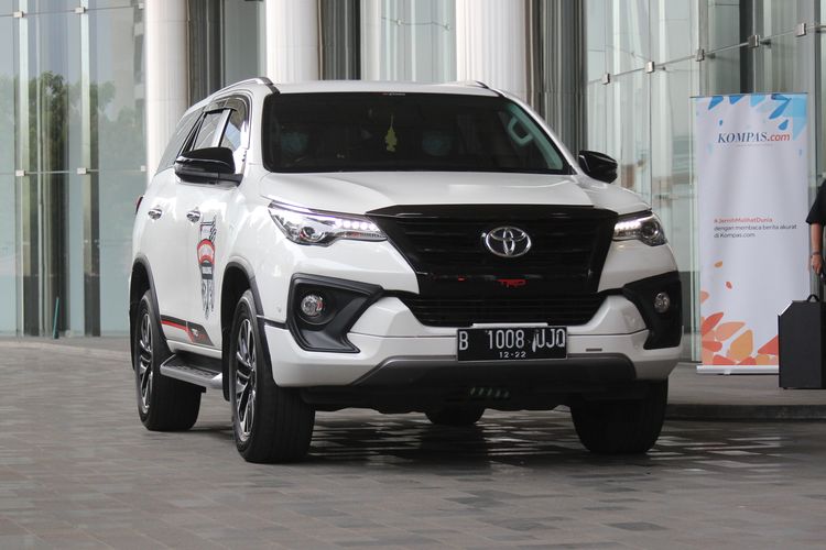 Pengujian emisi dan performa Toyota Fortuner 2.4 VRZ Diesel Jakarta-Yogyakarta dalam acara Kompas Otomotif Challenge (KOC) 2021.