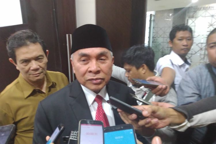Gubernur Kalimantan Timur Isran Noor saat diwawancarai awak media belum lama ini. 
