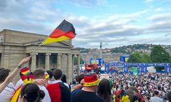 Euro 2024: Ketika Lautan Fans Banjiri Schlossplatz, Jantung Stuttgart...