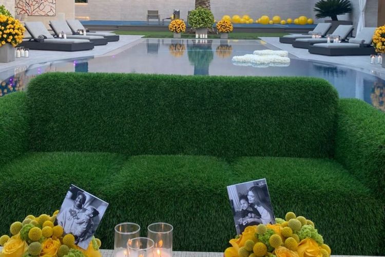 Kylie Jenner menghiasi rumahnya di Calabasas, California, AS, dengan banyak bunga untuk merayakan Hari Ayah bagi Travis Scott.