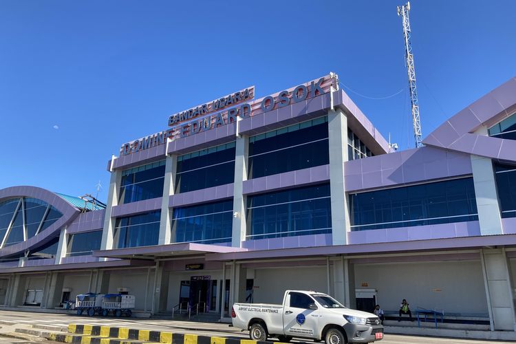 Bandara Dominique Edward Osok di Kota Sorong, Provinsi Papua Barat, Selasa (26/10/2021).
