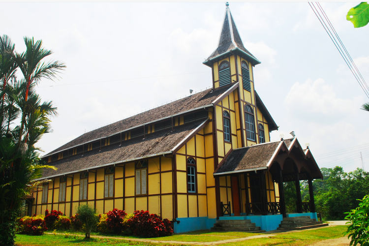 Gereja Santo Fidelis Sejiram, Kalimantan Barat salah satu gereja tertua di Indonesia