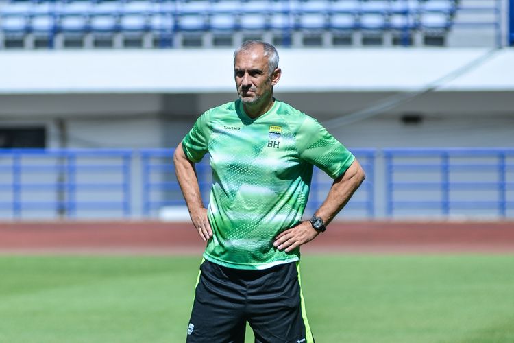 Goran Paulic asisten pelatih baru Persib Bandung di bawah arahan pelatih kepala Bojan Hodak. 