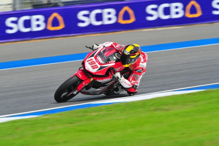 Pebalap muda  Astra Honda Racing Team (AHRT), Awhin Sanjaya.