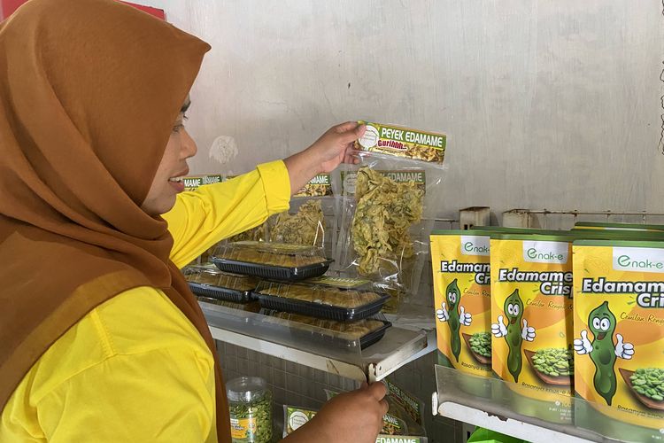 Produk olahan edamame crispy buatan Kampung Edamame