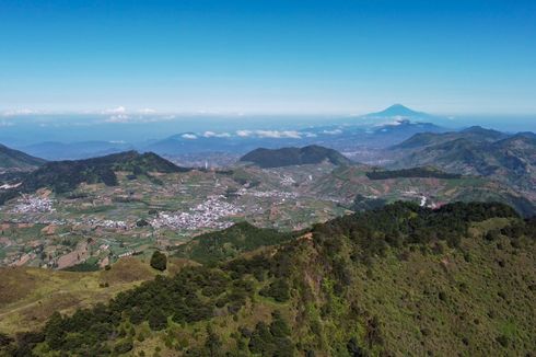 Pendakian Gunung Prau via Dieng, Bertabur Keindahan dari Segala Arah