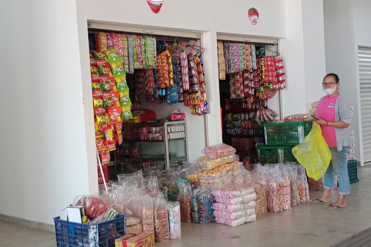 Aktivitas Pasar Induk Among Tani di Kota Batu, Jawa Timur mulai beroperasi pada Senin (2/10/2023). 