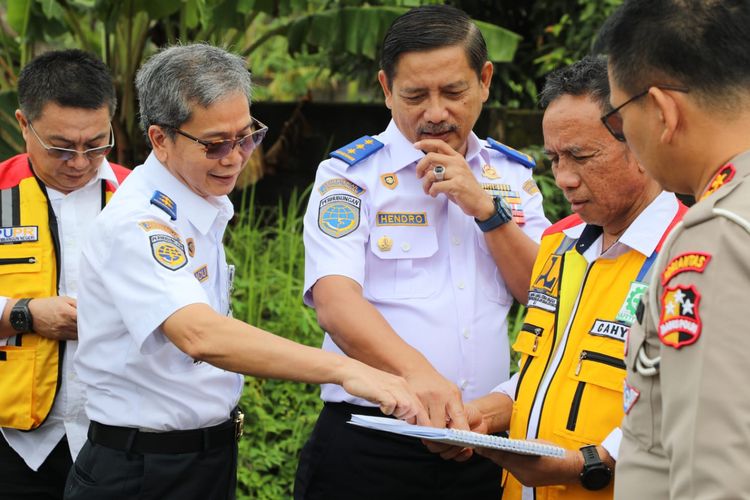 Kemenhub bersama Kementerian PUPR dan Korlantas Polri melakukan pengecekan Jalur Pantai Selatan