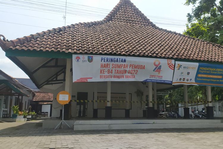 Penampakan Pendopo Kantor Dinas Tenaga Kerja (Disnaker) Kabupaten Jombang, Jawa Timur, Selasa (22/11/2022).