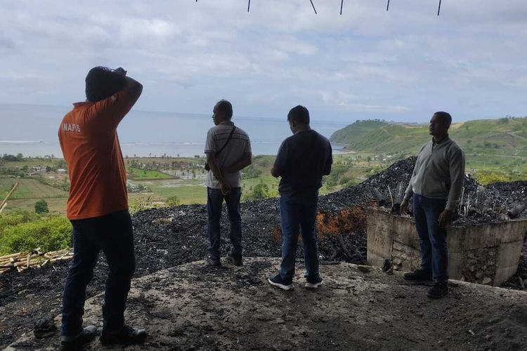 TKP Villa di Lombok Tengah terbakar diduga tersambar petir