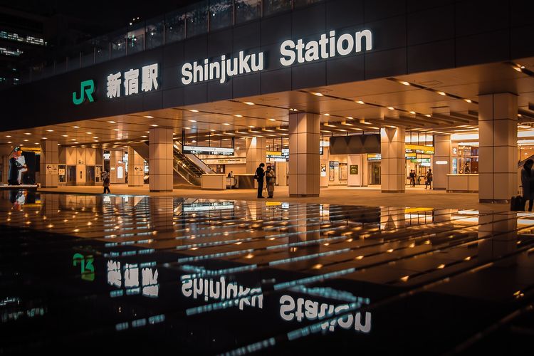 Ada Robot Tempat Sampah Keliling di Stasiun Shinjuku, Wisatawan Tak Perlu Bingung Buang Sampah