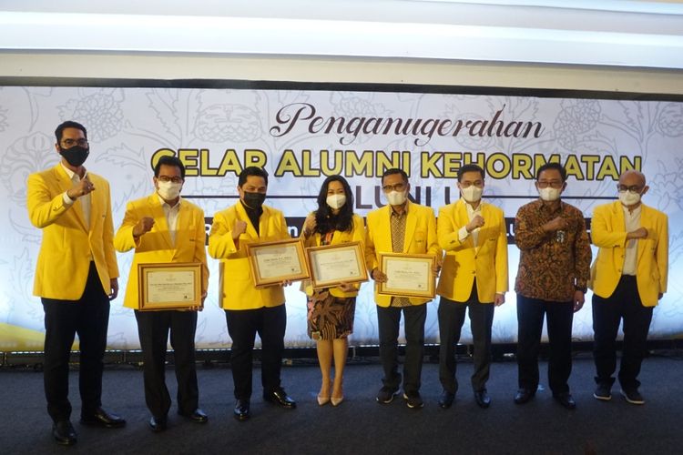 Ikatan Alumni Universitas Indonesia (Iluni UI) memberikan gelar Anggota Kehormatan ILUNI UI kepada empat tokoh nasional pada 17 Maret 2022.