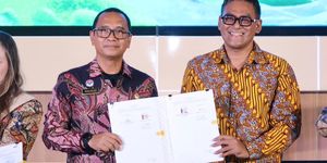 Sekretaris BNPP RI Komisaris Jenderal (Komjen) Polisi (Pol) Makhruzi Rahman bersama Presiden Direktur (Presdir) Pertamina Foundation Agus Mashud S Asngari resmi menandatangani MoU untuk memperkuat kualitas SDM dan kemandirian ekonomi masyarakat kawasan perbatasan melalui program pelatihan, pemberdayaan, dan pengembangan kewirausahaan berkelanjutan, Kamis (12/2/2026).