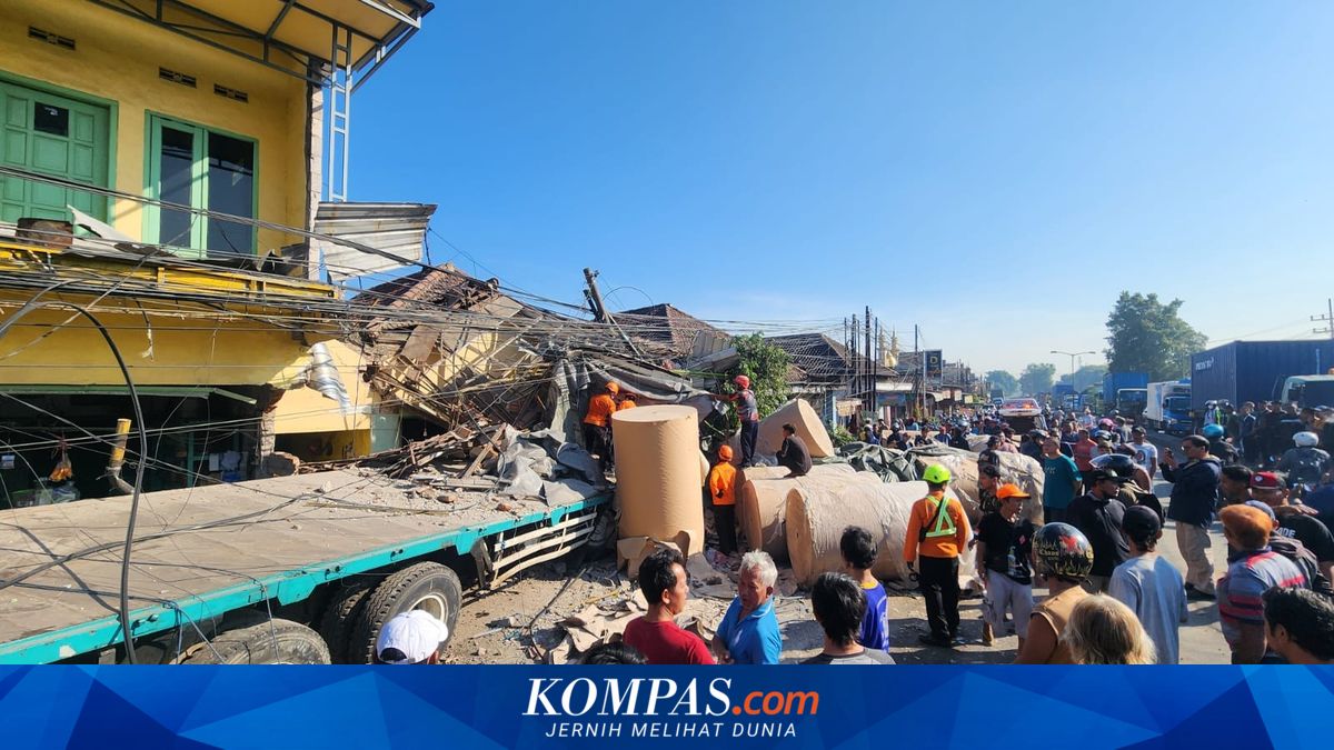 Korban Kecelakaan Pasuruan Bertambah Jadi 4 Orang Termasuk Sopir Truk Trailer