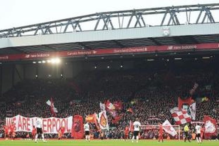 Suasana Anfield saat Liverpool menjamu Manchester United, Minggu (17/1/2016).