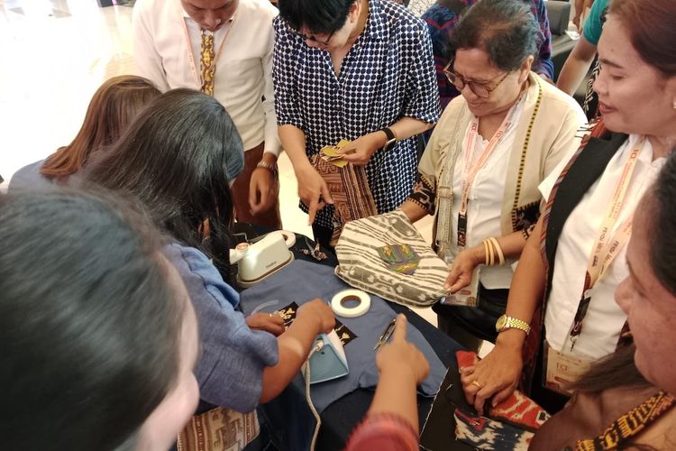 Sulam Jepang Sashiko Hidupkan Lagi Perca Tenun NTT di Kupang