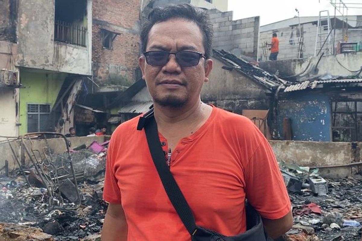 Sumarno, Ketua RT 13 RW 03 Kelurahan Kota Bambu Selatan, Palmerah, Jakarta Barat, saat ditemui wartawan di lokasi kebakaran, Minggu (17/3/2024).