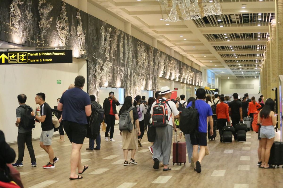 Pergerakan penumpang di 15 Bandara PT Angkasa Pura I selama November 2022 mencapai 4,89 juta pergerakan penumpang.