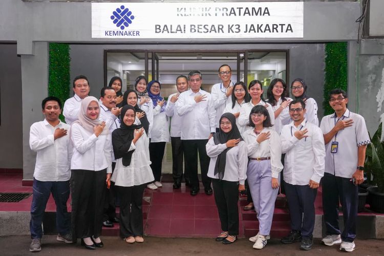 Menteri Ketenagakerjaan Yassierli saat meninjau Balai Besar Keselamatan dan Kesehatan Kerja (BBK3) Jakarta, Selasa (14/4/2026).