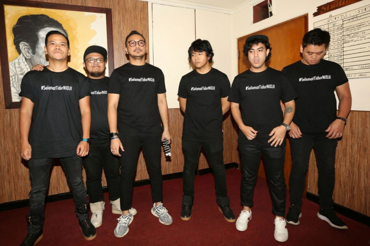 Grup band Nidji saat jumpa pers #SelamatTidurNidji #NyalakanNEVPlus di Musica Studios, Pancoran, Jakarta Selatan, Selasa (16/1/2018).