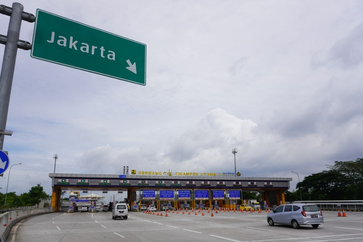 Gerbang Tol Cikampek Utama 2 arah Jakarta