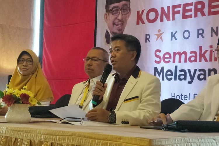 Presiden Partai Keadilan Sejahtera (PKS) Sohibul Iman saat memberikan keterangan pers di Hotel Bidakara, Jakarta, Sabtu (16/11/2019).