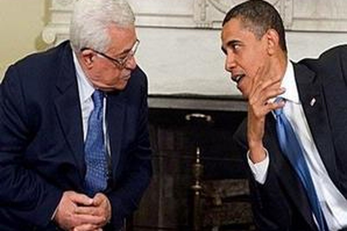 Presiden AS Barack Obama terlibat perundingan dengan Presiden Palestina Mahmoud Abbas (kiri). 
