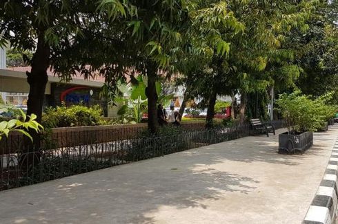 Trotoar Ideal di Jakarta, Lebar 1,5 Meter dan Dilengkapi Kursi