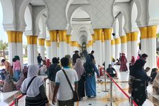 Masjid Raya Sheikh Zayed Solo Bagi 6.000 Takjil Saat Ramadhan, Ada Menu Indonesia dan Arab