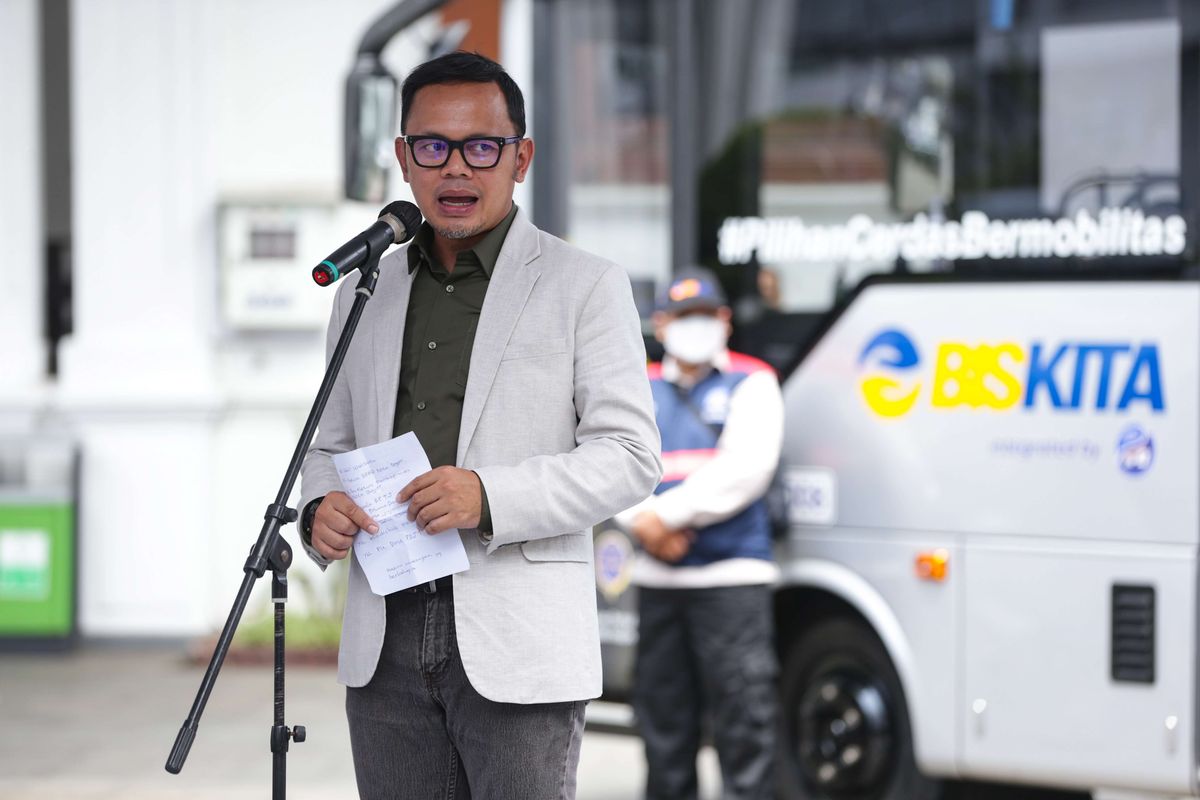 Wali Kota Bogor Bima Arya saat peluncuran pengoperasian Bus Kita Trans Pakuan di Balai Kota Bogor, Selasa (2/11/2021). Moda transportasi ini selain akan menggantikan angkot juga memberikan kenyamanan dan kemudahan bagi warga di Kota Bogor.