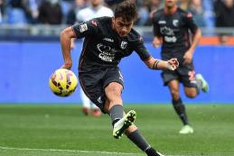 Striker Palermo asal Argentina, Paulo Dybala.