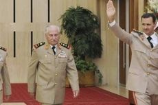 Seorang Jenderal Senior Suriah Meninggalkan Assad
