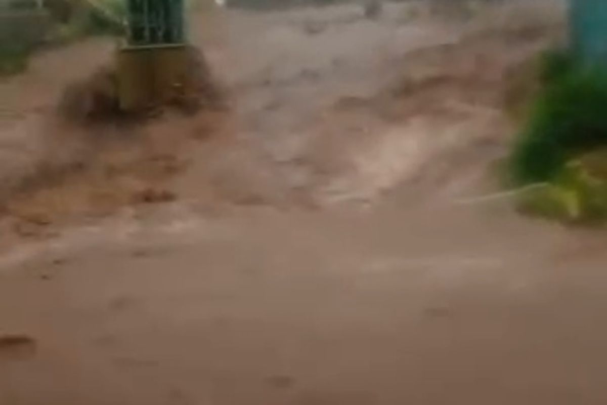 Banjir Bandang Terjang Permukiman Cimaung Bandung, Sebagian Kebun Rusak