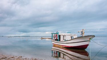 Perahu Ditabrak Tugboat hingga Tenggelam, Nelayan di Karangasem Terombang-ambing di Laut