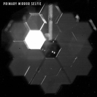 Tangkapan layar hasil selfie teleskop James Webb
