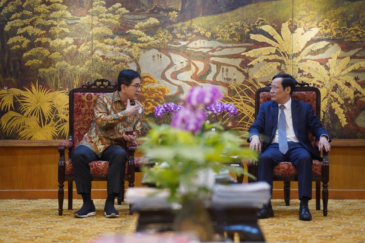 ASEAN Business Advisory Council (ASEAN-BAC) di bawah kepemimpinan Arsjad Rasjid, selaku Ketua Umum Kamar Dagang dan Industri (Kadin) Indonesia melanjutkan roadshow ke Vietnam. 

