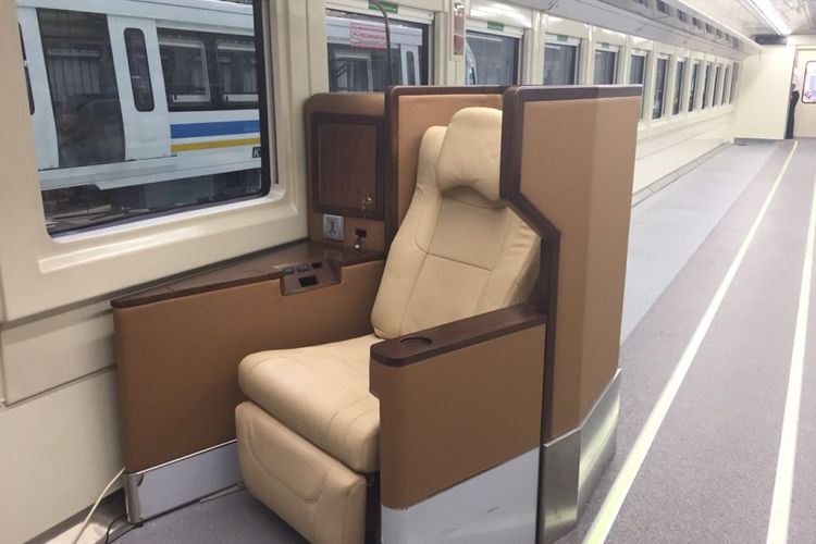 Contoh kursi dalam kereta Sleeper Car terbaru dari PT KAI yng akan diopersikan untuk angkutan lebaran tahun 2018 ini.