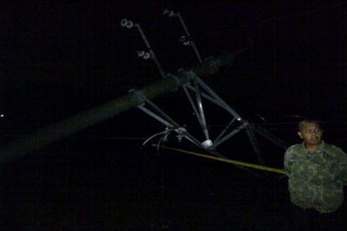 Longsor Cilebut-Bojong Gede hingga Rabu (21/11/2012) malam belum dapat diatasi.