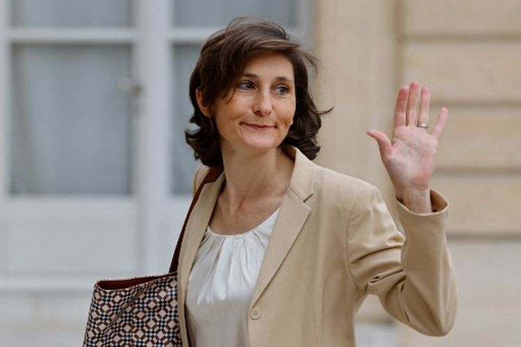 Menteri Olahraga, Olimpiade, dan Paralimpiade Perancis Amelie Oudea-Castera tiba untuk menghadiri rapat kabinet mingguan pertama yang diadakan oleh Perdana Menteri Perancis yang baru di Istana Kepresidenan Elysee di Paris pada 23 Mei 2022.